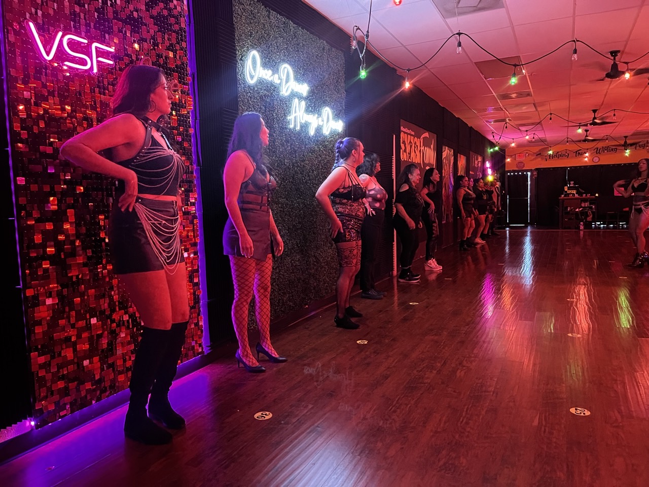 Bachelorette dance party at SMASH