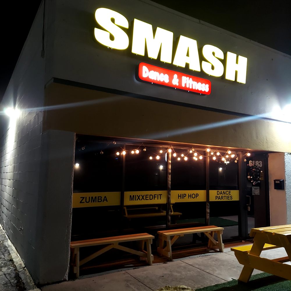 Adult fitness class at SMASH Dance Studio